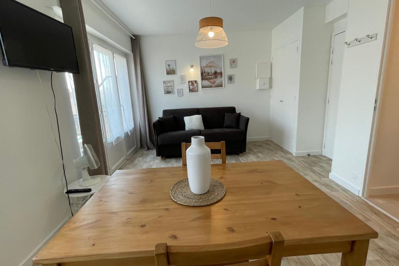 Le Bout Du Lac Studio Renove Avec Balcon Et Vue Sur La Montagne Annecy Eksteriør bilde