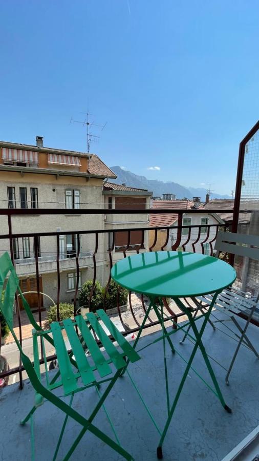 Le Bout Du Lac Studio Renove Avec Balcon Et Vue Sur La Montagne Annecy Eksteriør bilde